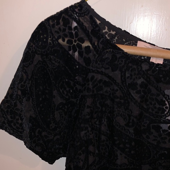 Black lace blouse - Picture 4 of 5